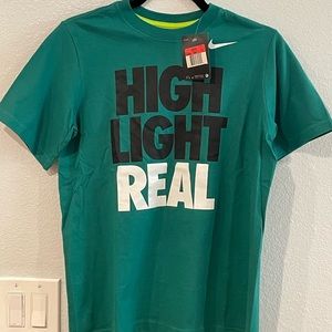 NIKE Sportswear T-shirt. Boys, size Large.